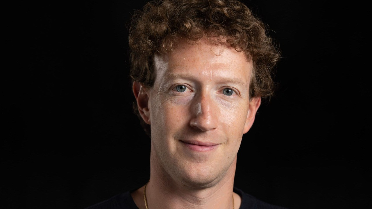 Meta CEO'su Zuckerberg jüri karşısında