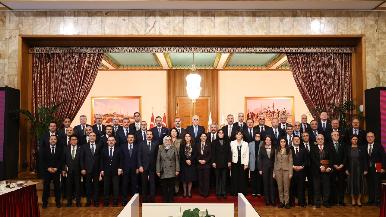 'Süreç' raporu komisyonda kabul edildi: Üç milletvekili 'evet' demedi