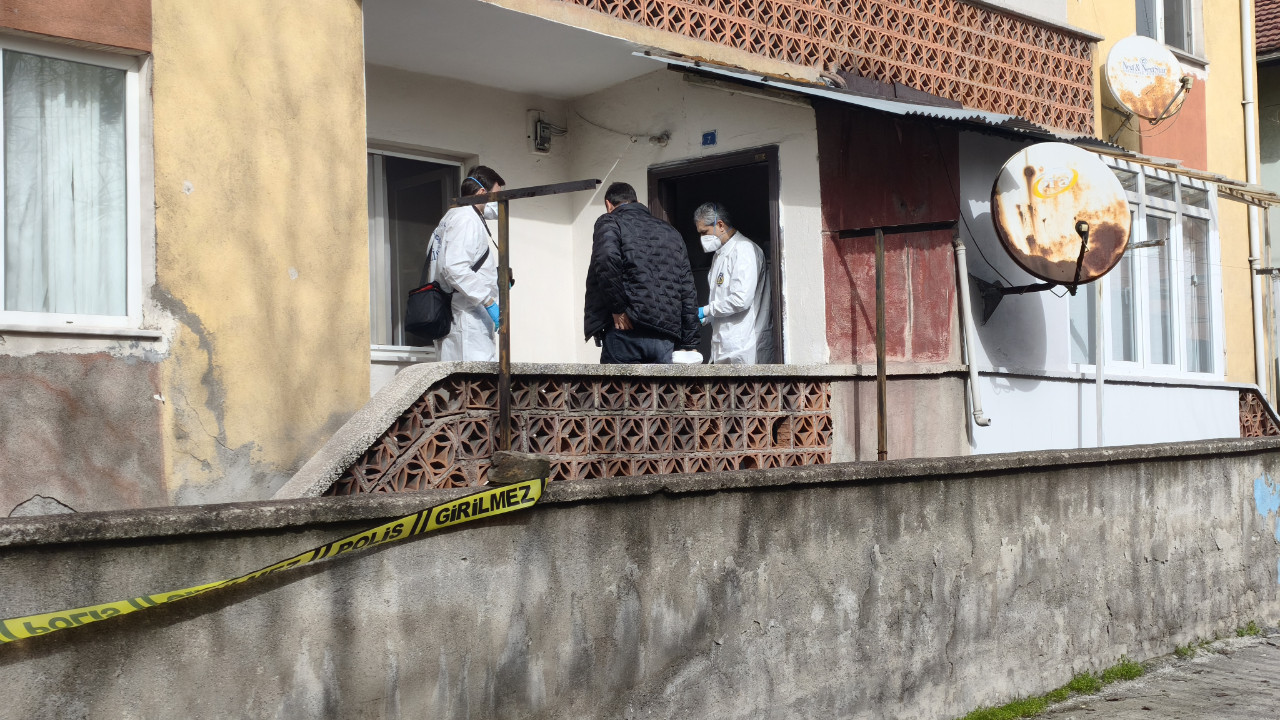 Yaşlı çift sobadan zehirlendi: 1 ölü