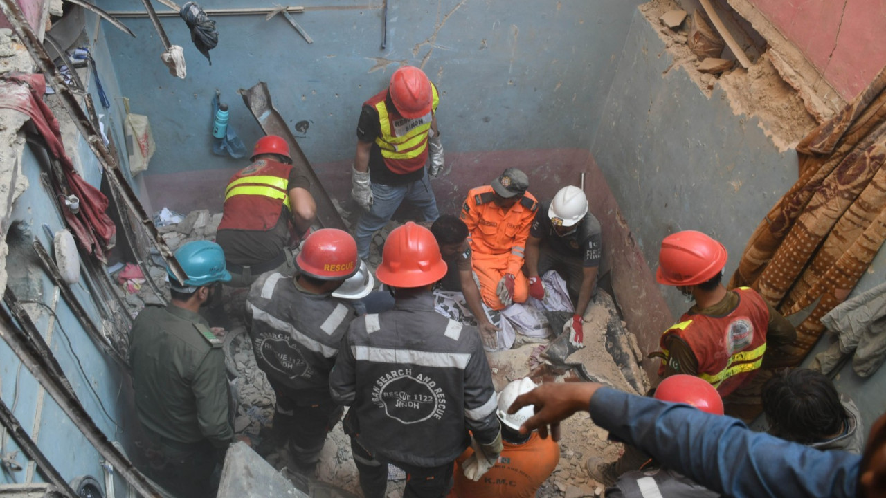 Apartmanda patlama: 4'ü çocuk çok sayıda kişi öldü