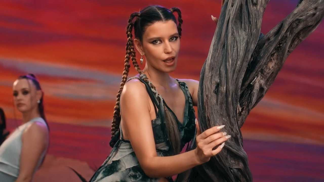 Beren Saat'ten "CapitaliZoo" teşekkürü