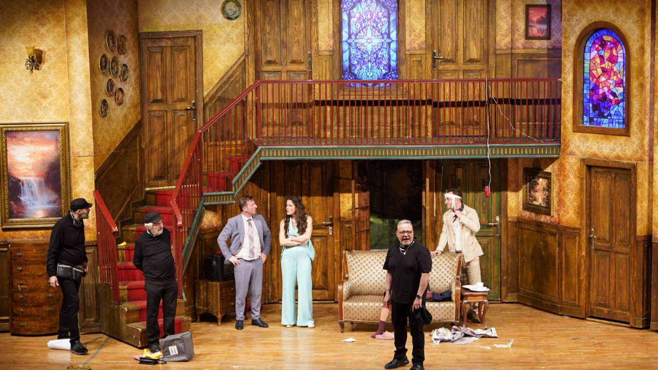 Oyunun oyunu: Perde arkasının kaosu sahneye taşınıyor