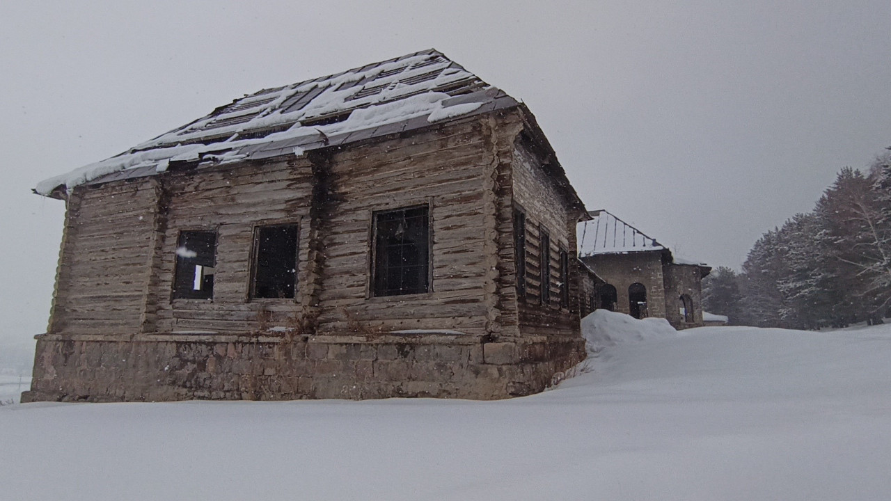 129 yıl önce Rusların Kars'ta yaptığı köşk yok olmak üzere