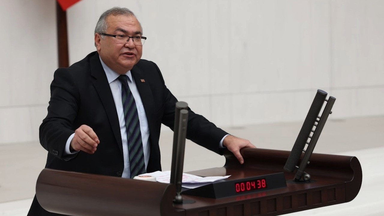 Bakan Tekin'e yüklendi: Fotoğraf isteyeceğine çantalarını doldur