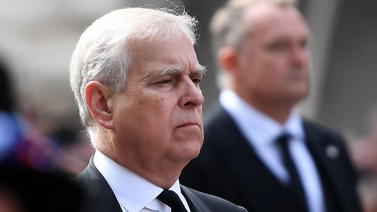 Eski Prens Andrew’un taht sırasından çıkarılabileceği iddiası gündemde