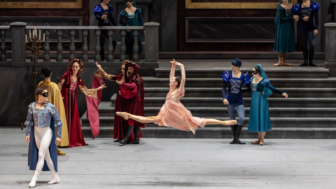 Romeo ve Juliet balesi yeniden sahnede