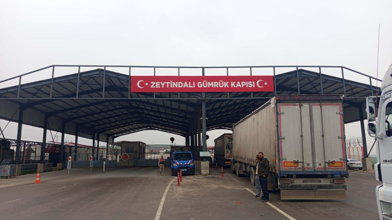 Suriye yönetimi gümrük kapılarını kapattı