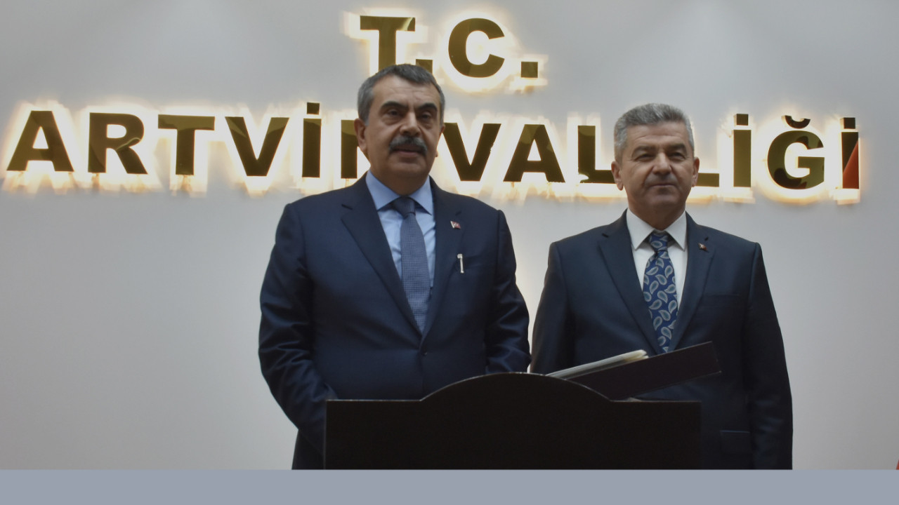 Yusuf Tekin: Metindeki en ağır ifade 'gerici azınlık'