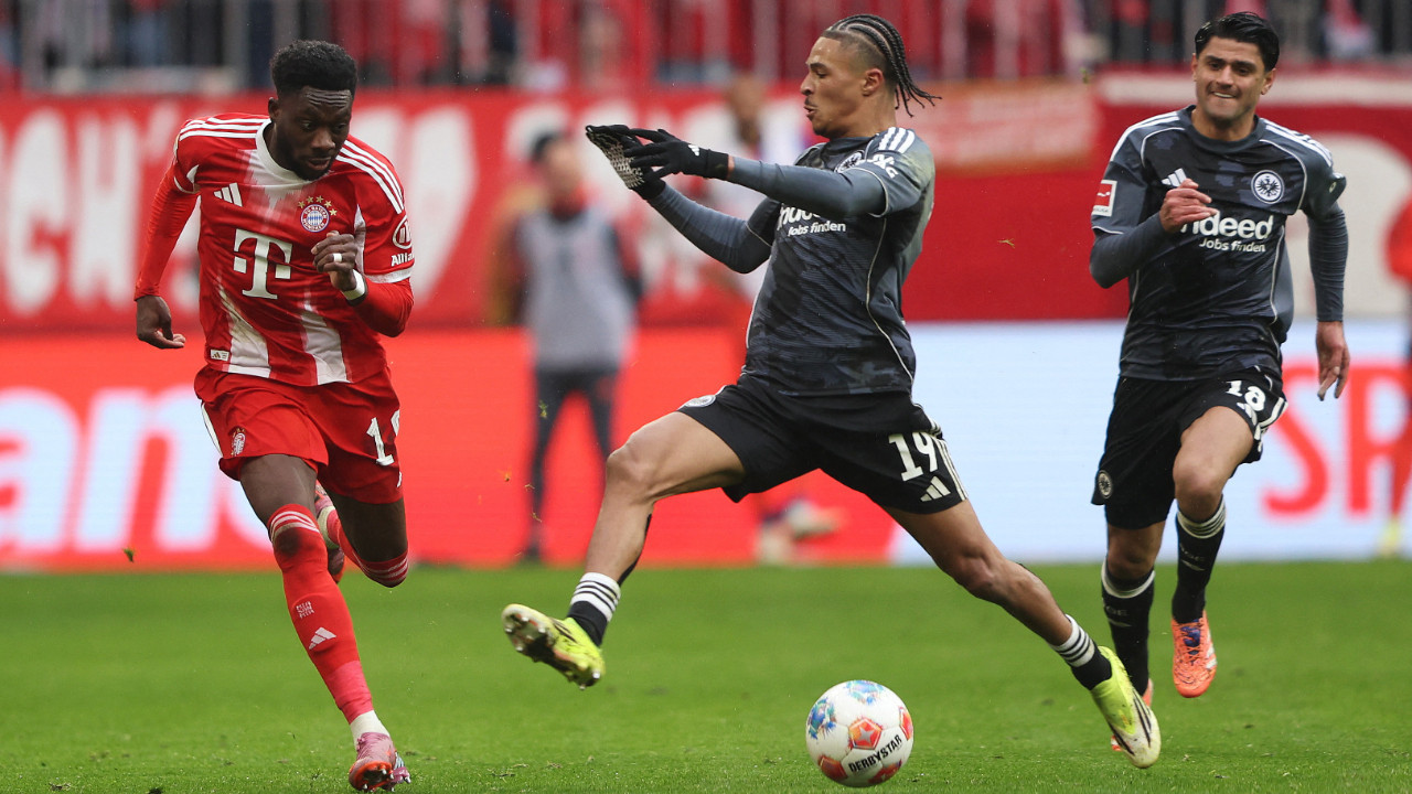 Bayern Münih'e Alphonso Davies şoku