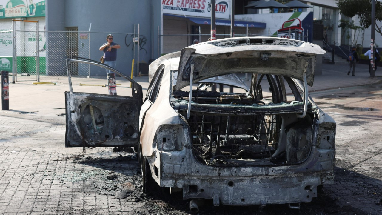 Kartel lideri öldürüldü, Meksika karıştı
