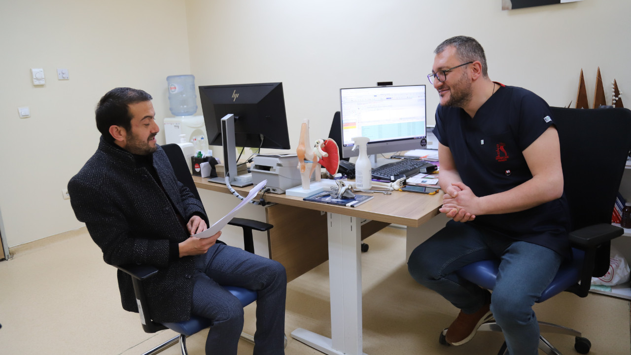 Randevu bulamadı, doktora şiir yazdı: MHRS kapalı gişe...