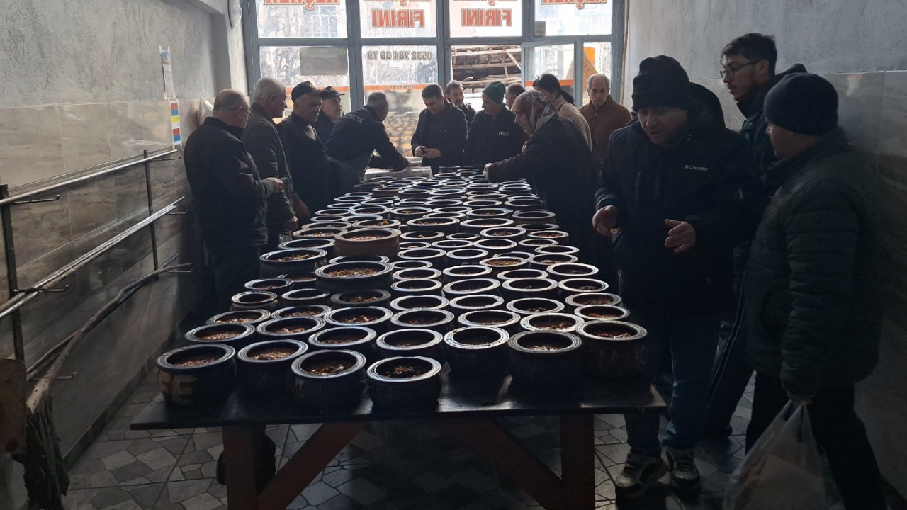 Pişmesi 8 saat sürüyor: Davulun sesini duyan fırına koşuyor