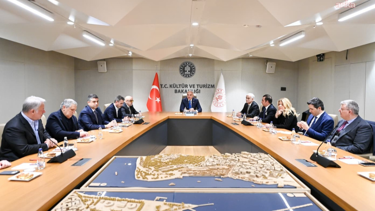 Türk dizileri için yol haritası konuşuldu: Bakan Ersoy sektörle buluştu