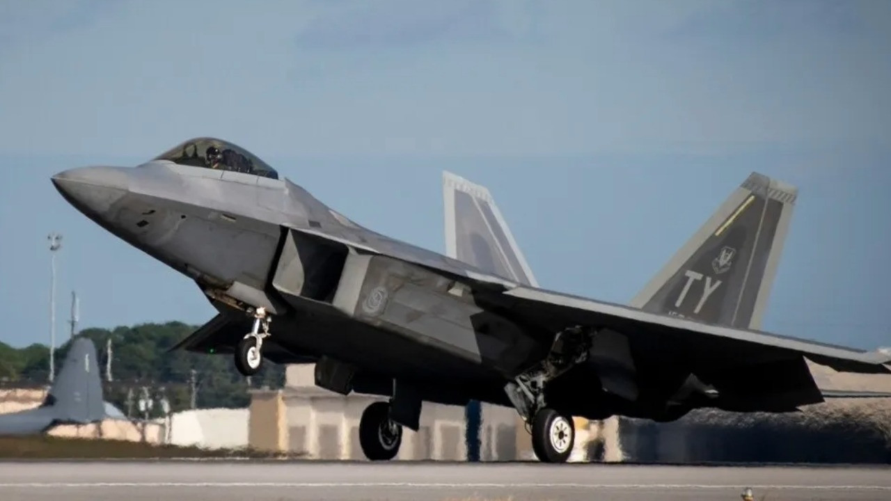 ABD'den Ortadoğu’da gerilimi tırmandıran hamle! 12 adet F-22 İsrail'e konuşlandırıldı