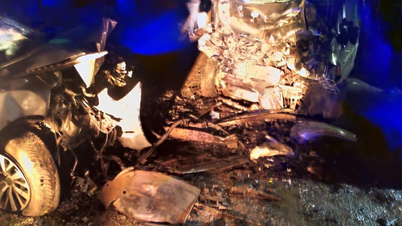 Diyarbakır'da iki otomobil çarpıştı: 3 ölü, 3 yaralı