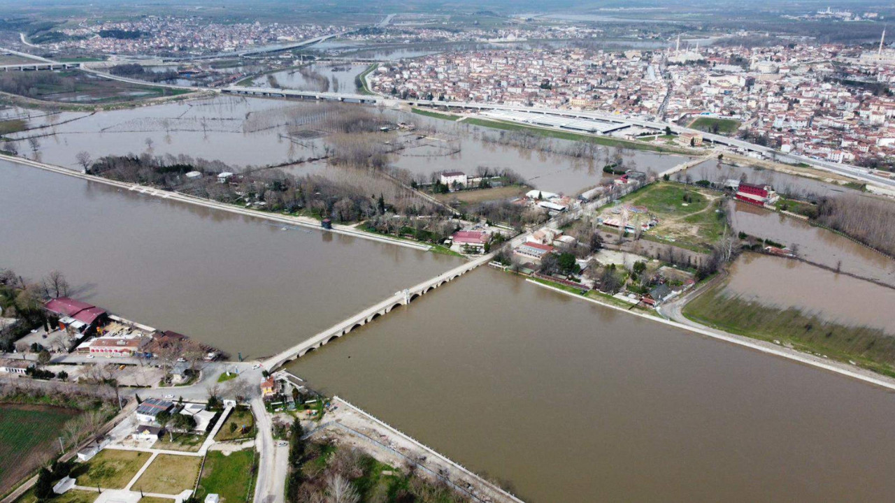 Edirne'de köprüler yaya trafiğine açıldı