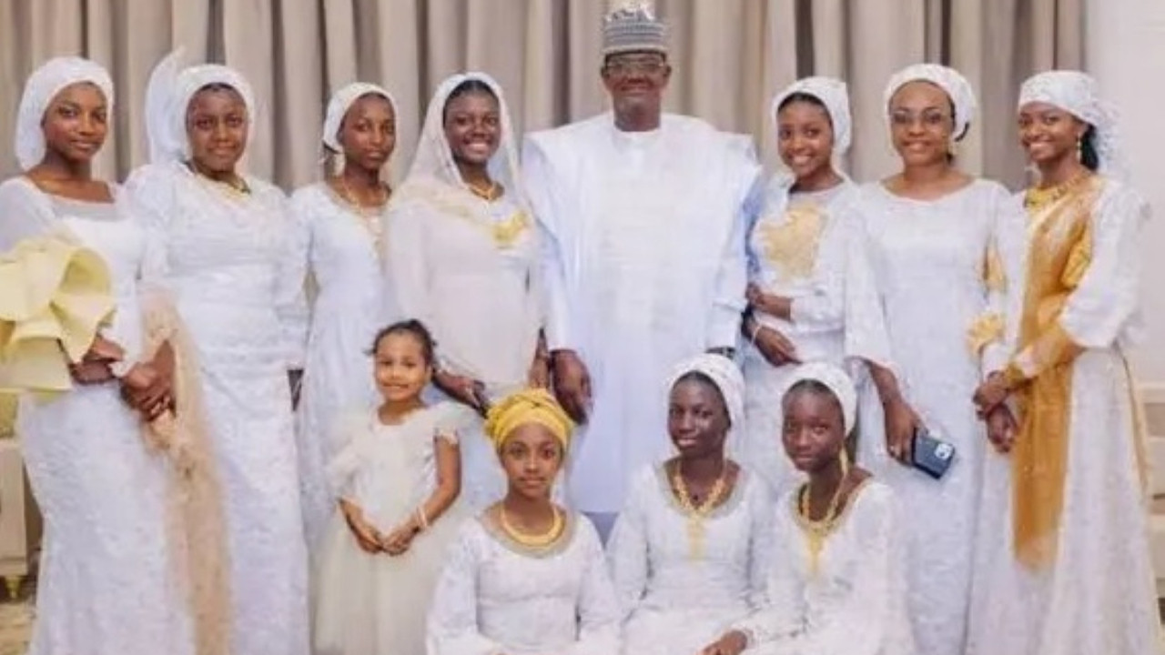 Ülkeyi karıştıran düğün: Bakan Yardımcısı 10 çocuğunu aynı gün evlendirdi