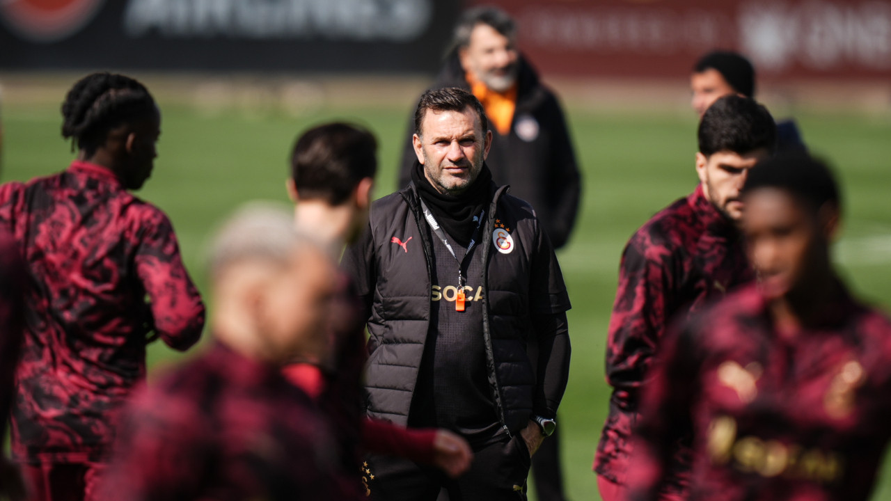 Okan Buruk: 'Ayaklarımız yere sağlam basmalı, yoksa zorlanırız'