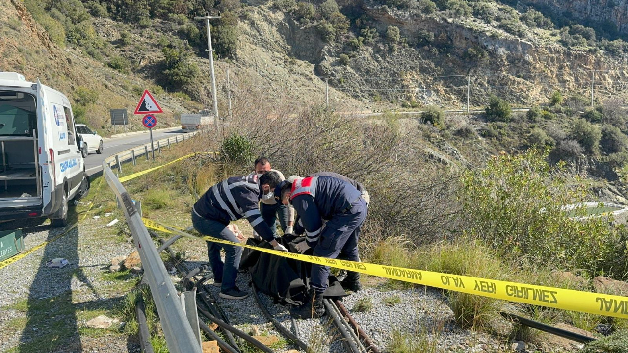 Otoyolda kadın cesedi bulundu