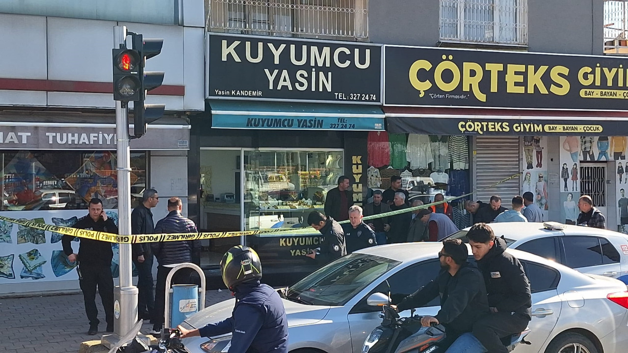 Üzerine kapı kilitlenen hırsız, camı kırıp kaçtı