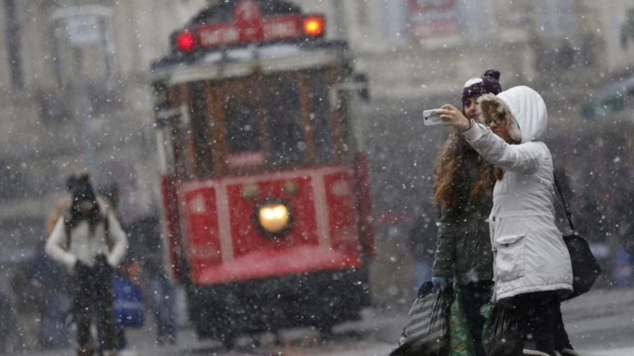 Ankara ve İstanbul'da kar ve karla karışık yağmur bekleniyor