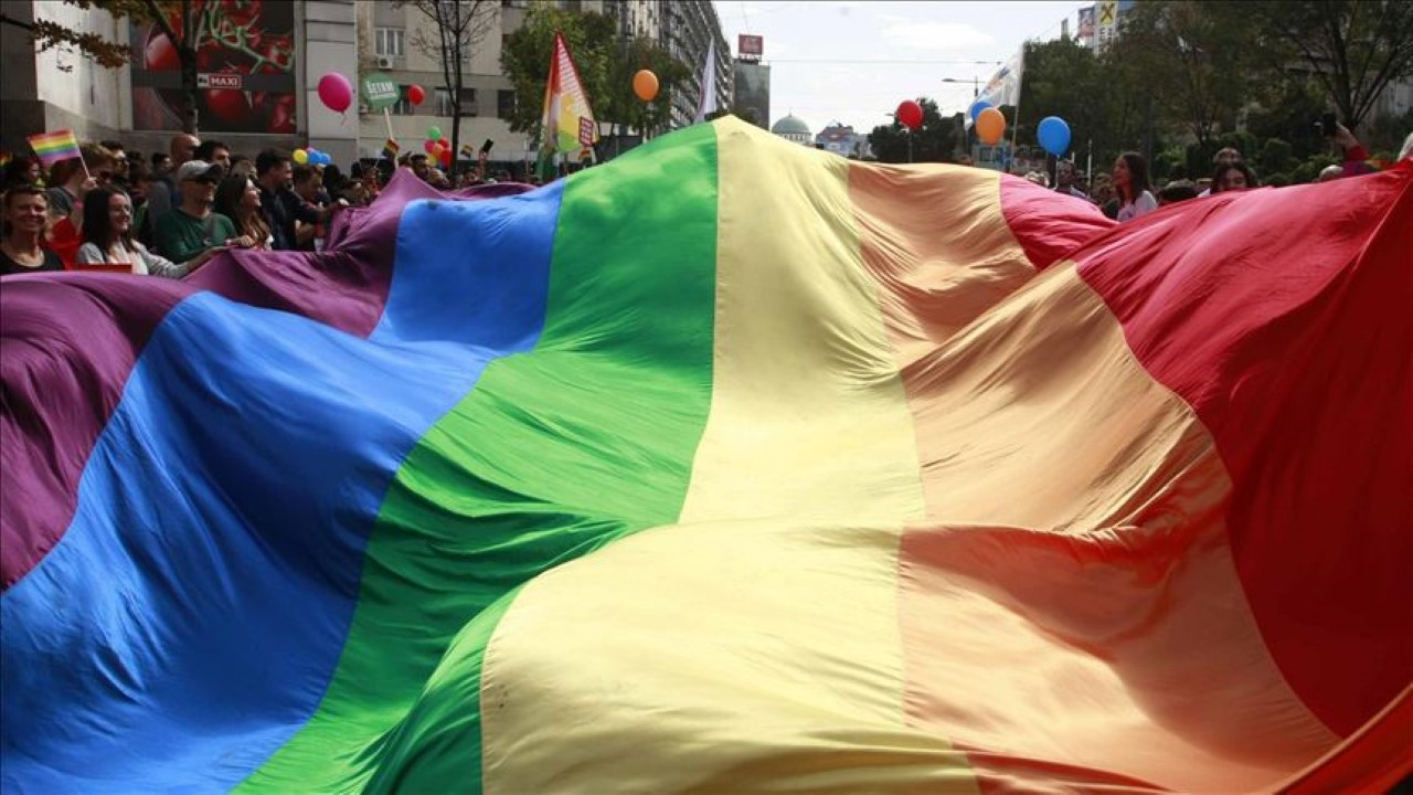 Eşcinsellere 10 yıl hapis cezası tasarısı