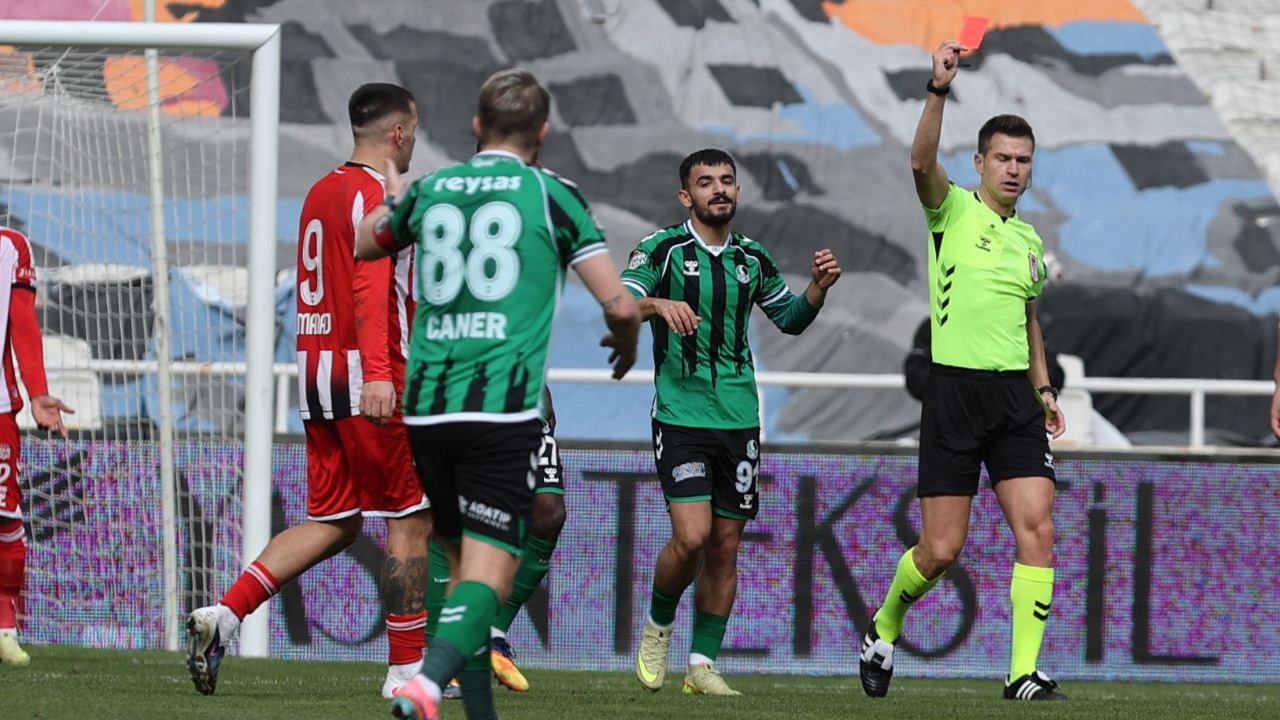 Sakaryaspor'dan Caner Erkin için flaş karar: 4 kez kırmızı kart görmüştü