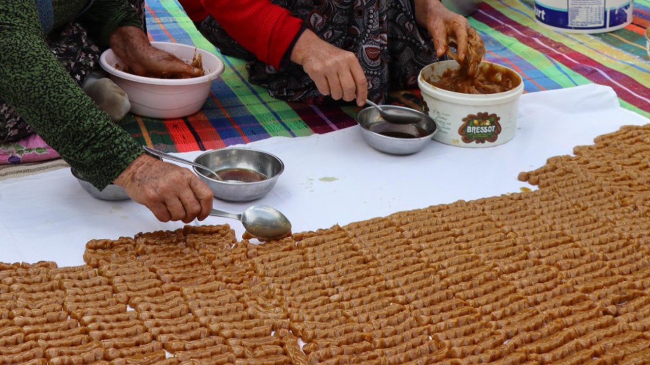 Yazın hazırlıyorlar: Bu tatlı Türkiye’de sadece bir yerde yapılıyor