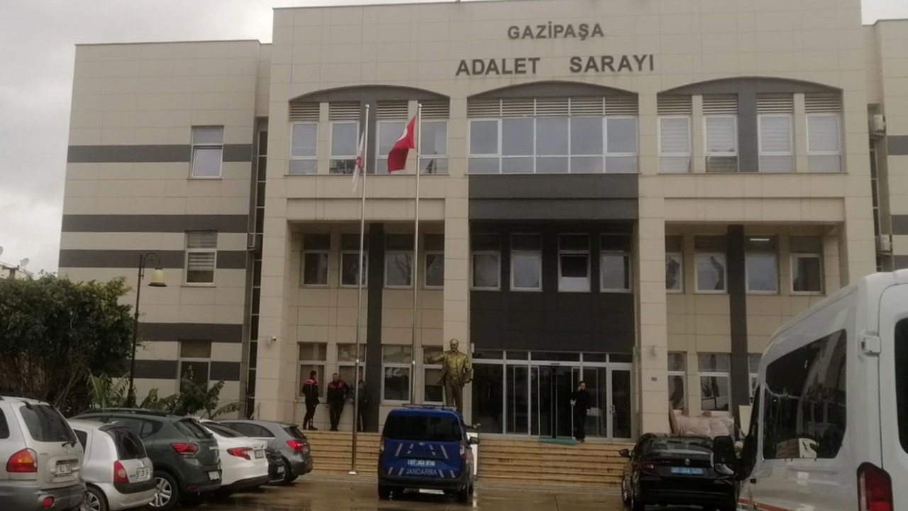 Yol kenarında cesedi bulunan kadının eşi gözaltında