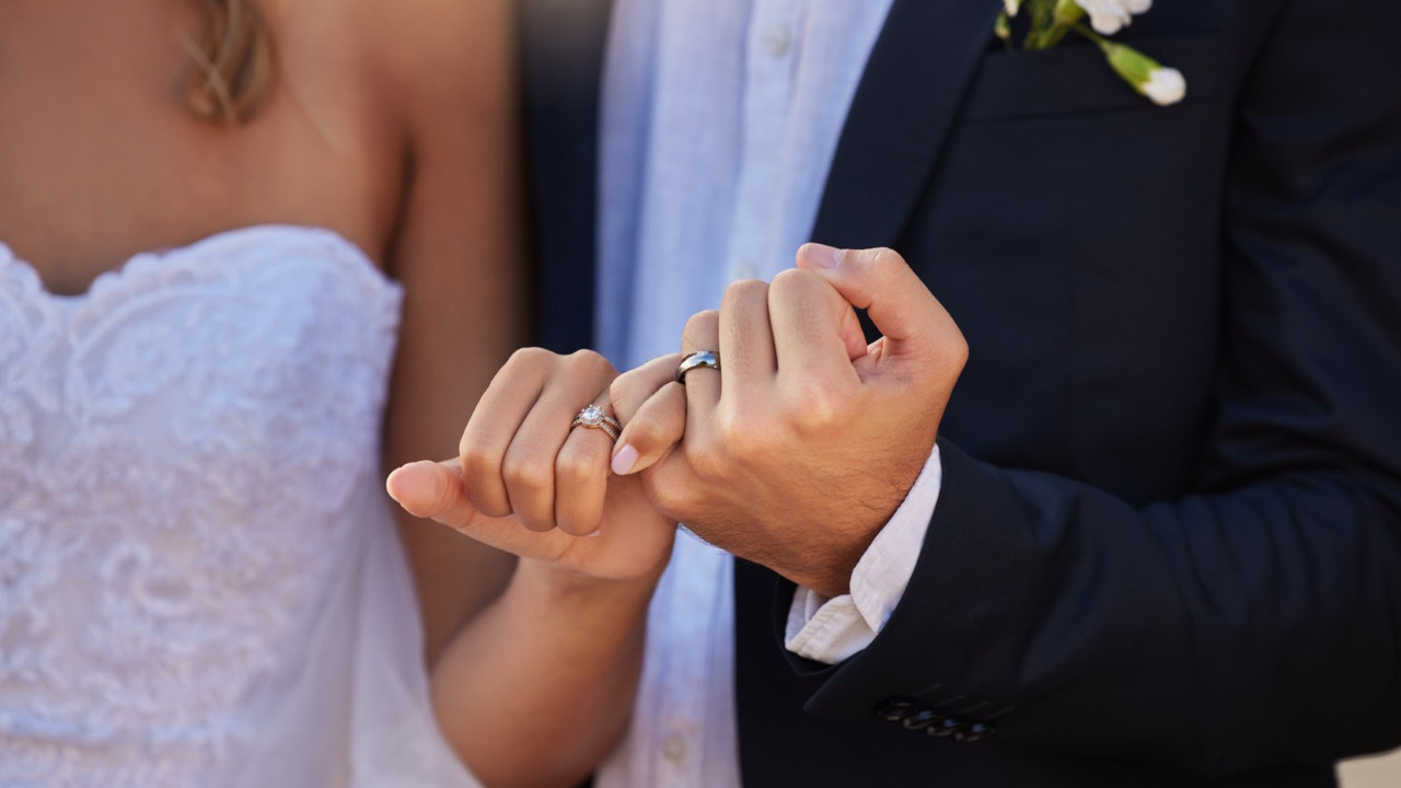 Evlenecek gençlere faizsiz kredinin şartları belli oldu