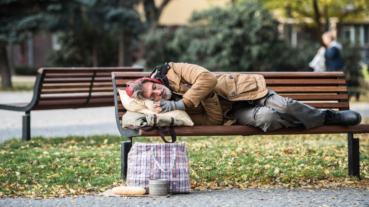 Evsizler için toplanan para lüks harcamalara gitmiş