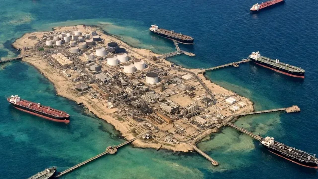 İran'dan savaşa hazırlık hamlesi: Petrol depolarını boşaltıyor