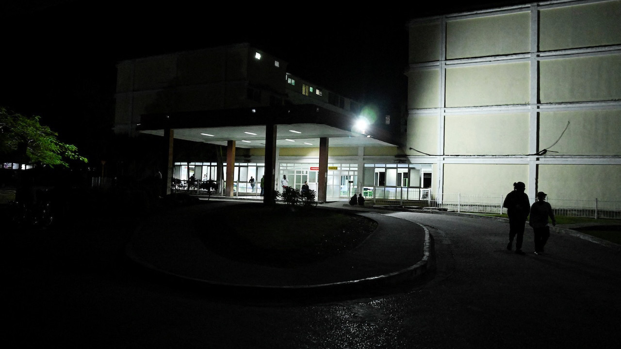 Kriz büyüyor: Tekneye müdahale, dört ölü var