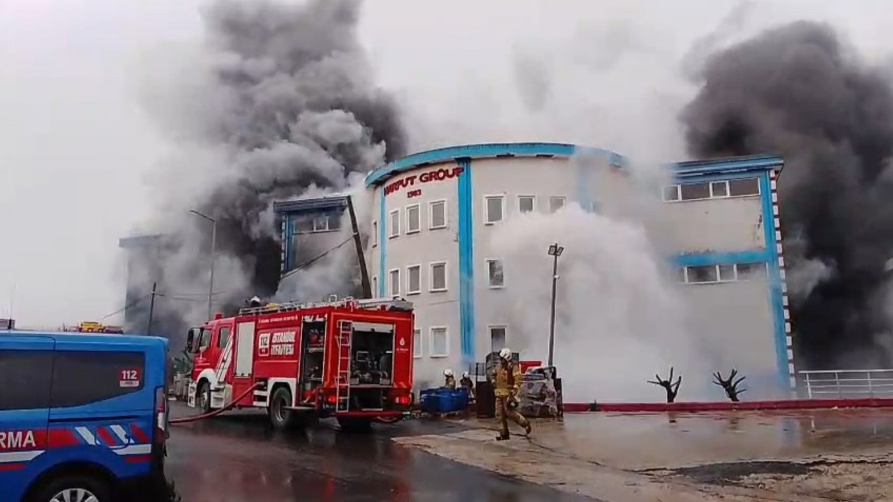 Silivri’de sanayi bölgesinde korkutan yangın