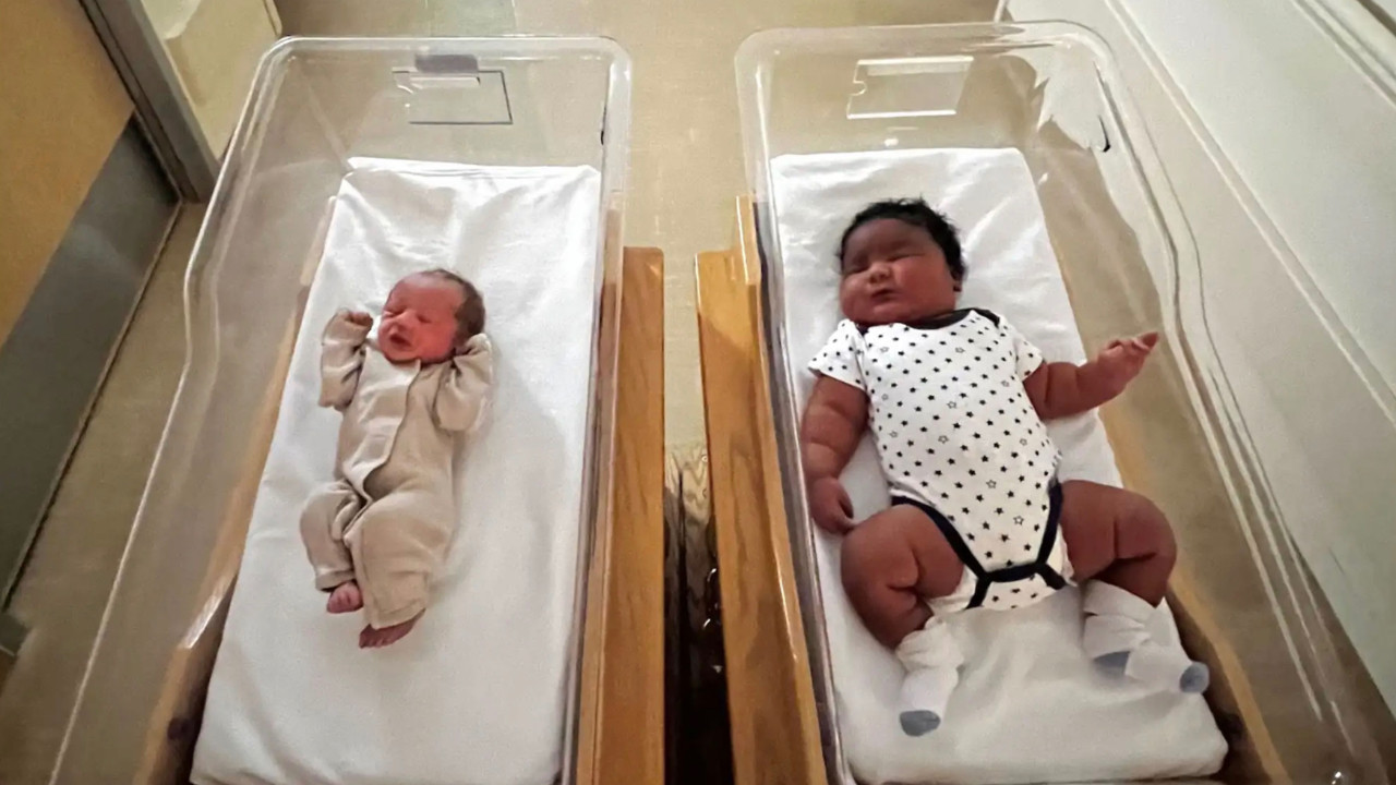 İkisi de aynı gün doğdu: 6 kiloluk bebek tarihe geçti