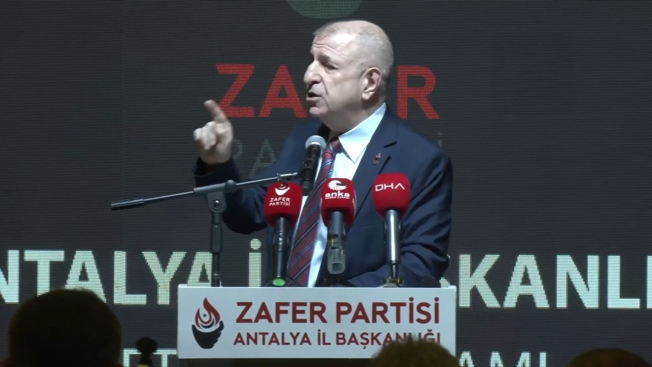 Özdağ: Vatandaşlığı değiştirenler, vatanı değiştirmeye hazırlanıyor demektir