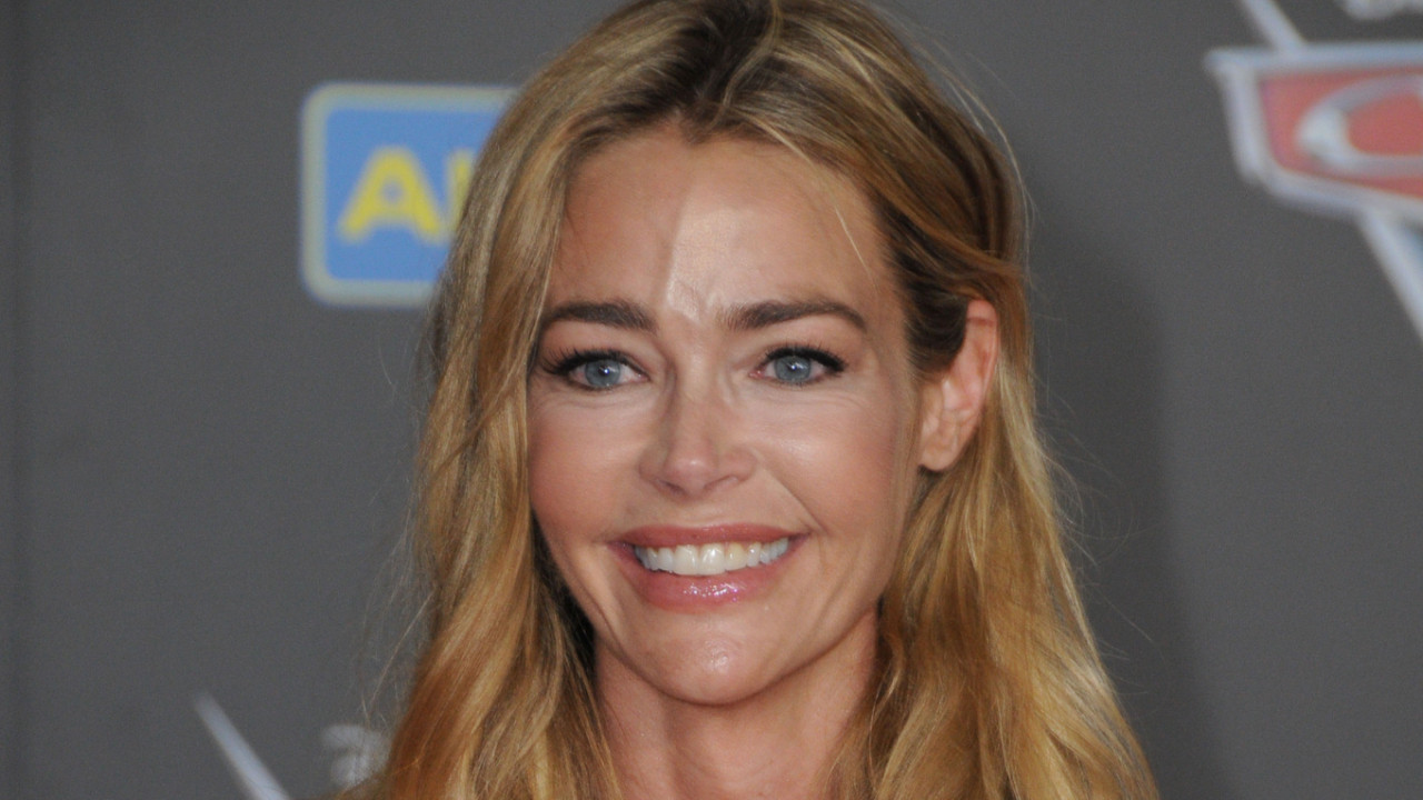 Ünlü manken eski kocasına nafaka ödeyecek: İsyan etti