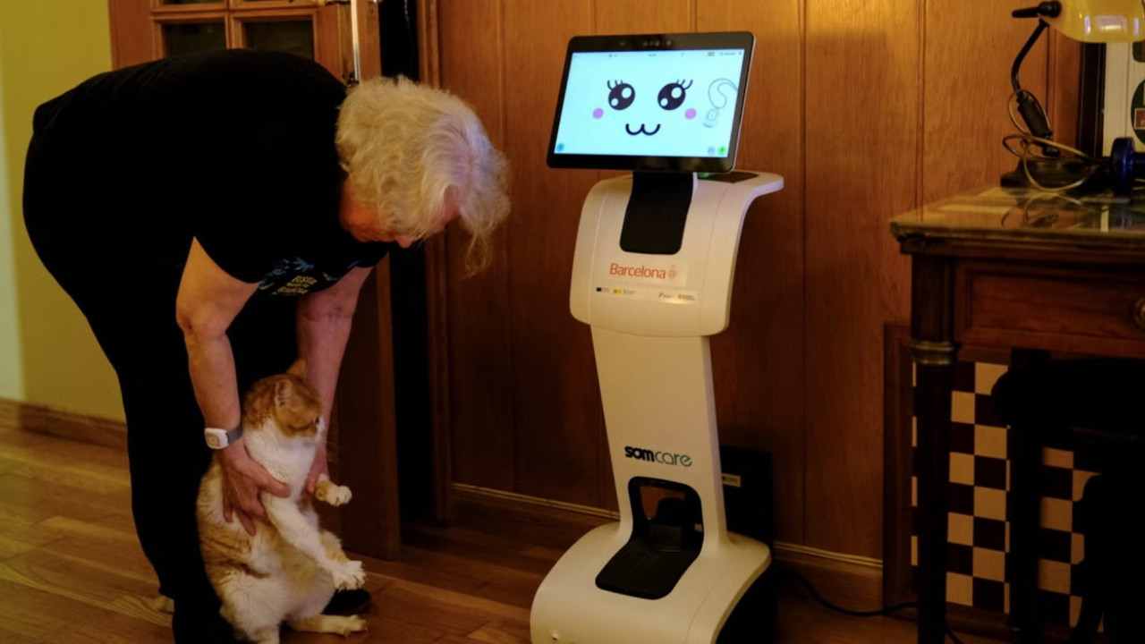 Yaşlılar yalnız kalmıyor: Yüzlerce robotla bakım desteği