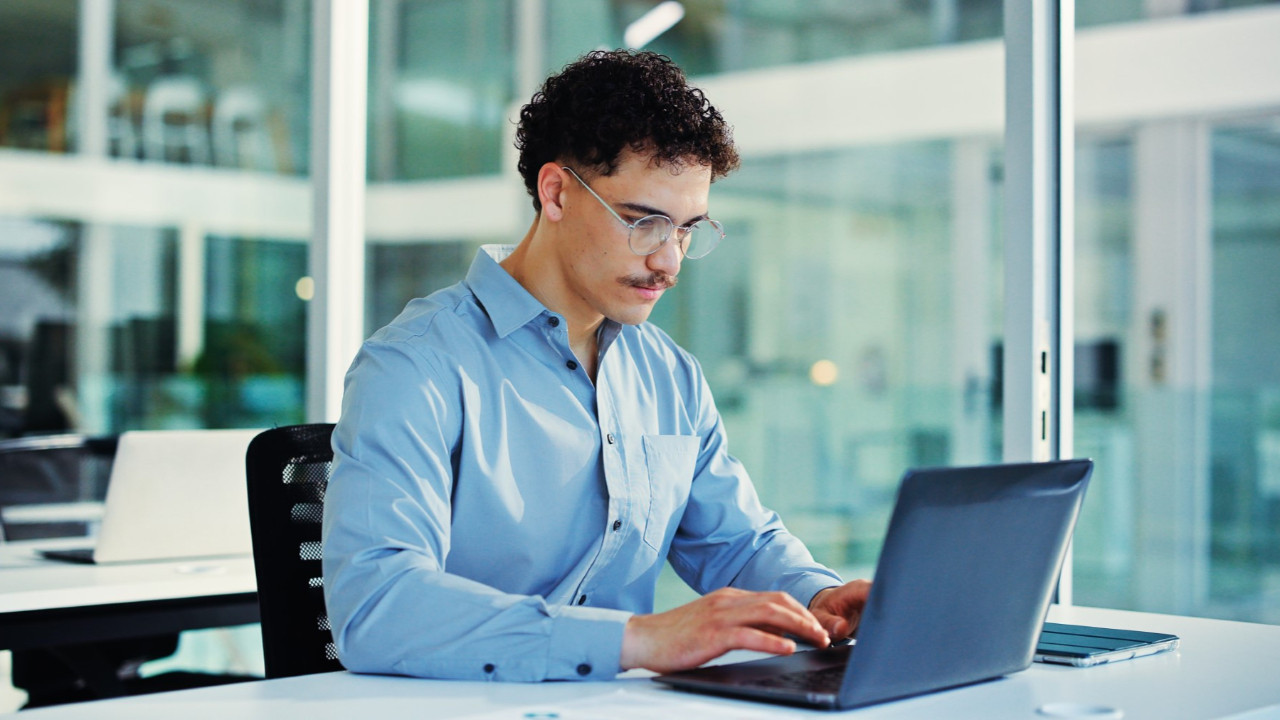 Araştırma: Erkeklerin iş tatmini partnerleriyle uyuma bağlı