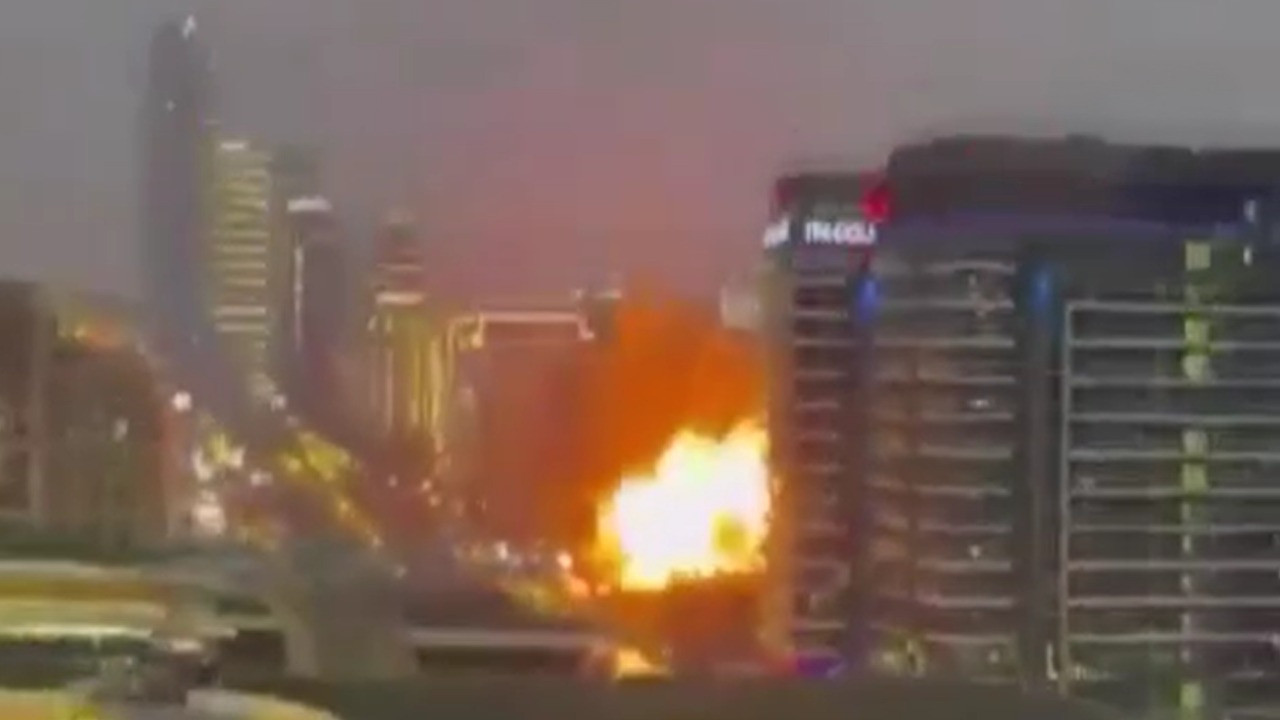 İran füzeleri Dubai’yi vurdu: 4 yaralı