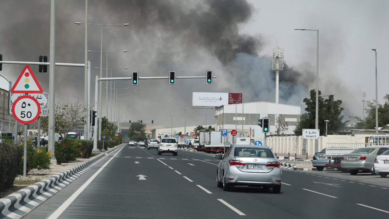Bir ülkede daha futbol askıya alındı!