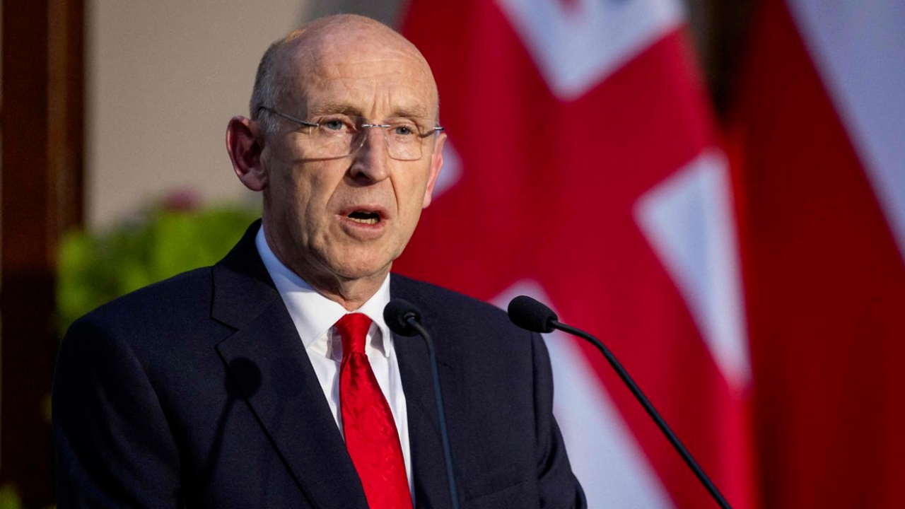 İngiliz Bakan: Füzeler, Kıbrıs'taki üslerin yakınına düştü