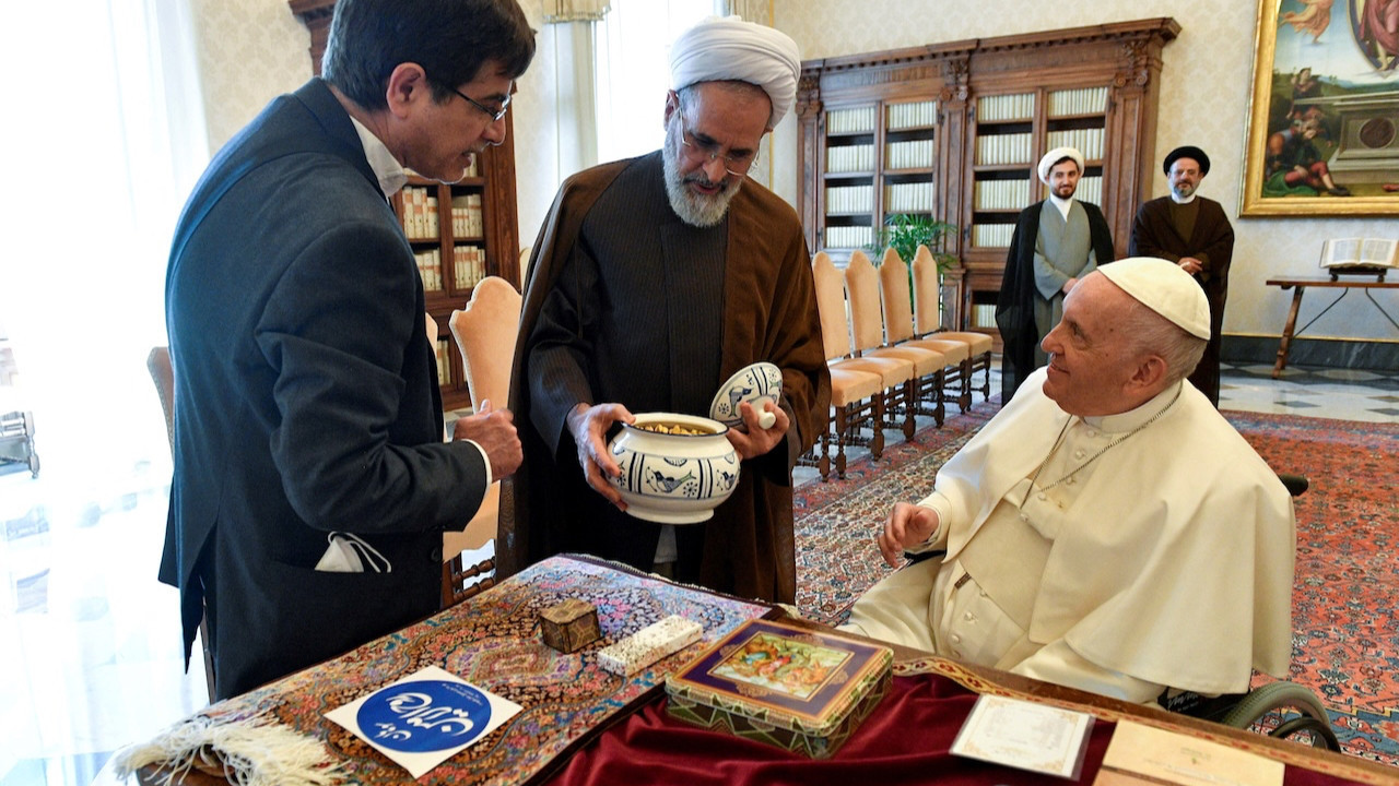İran'ın geçiş sürecini yönetecek 3. isim belli oldu