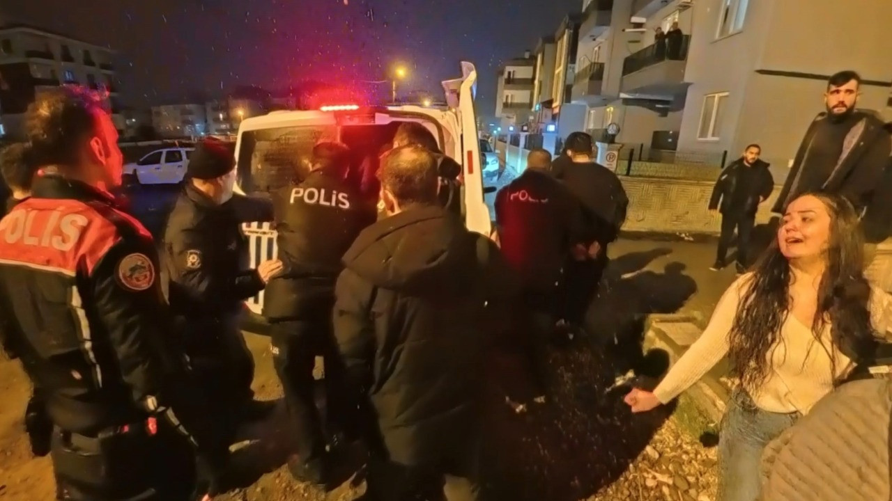 Komşuların gürültü tartışması tabanca ve bıçaklı kavgaya dönüştü