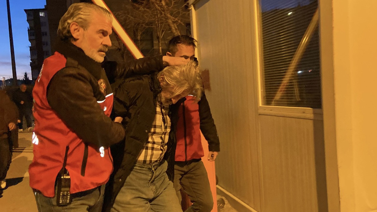 Atatürk’e hakaretten tutuklandı