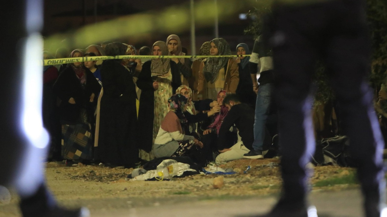 Eşini ve 2 kızını katleden polis memuru için istenen ceza belli oldu