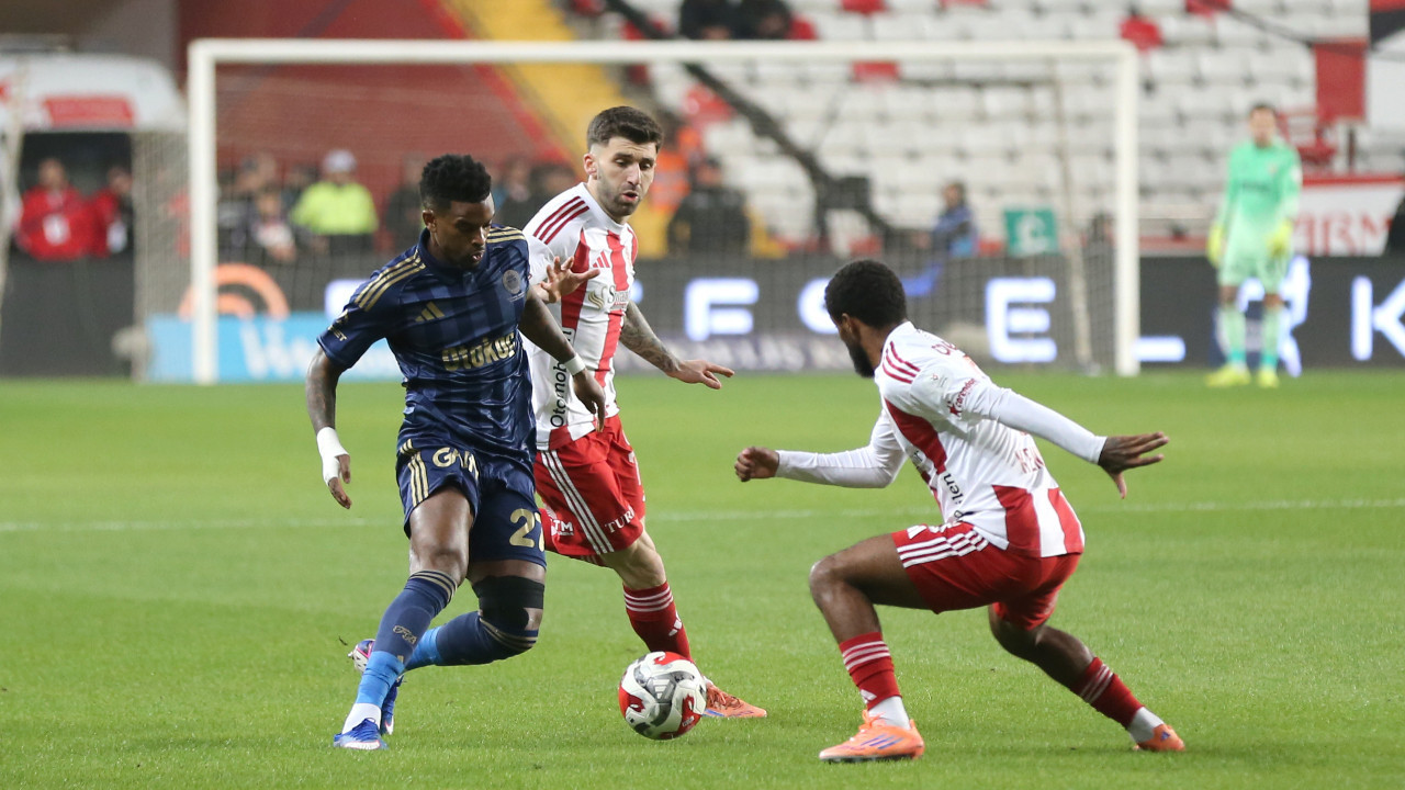 Fenerbahçe'ye bir kötü haber de Semedo'dan!