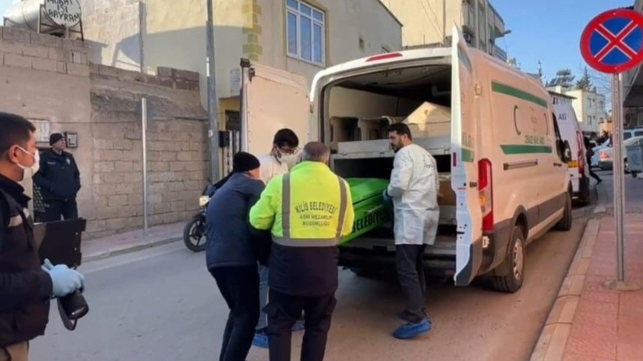 Haber alınamıyordu evinde ölü bulundu