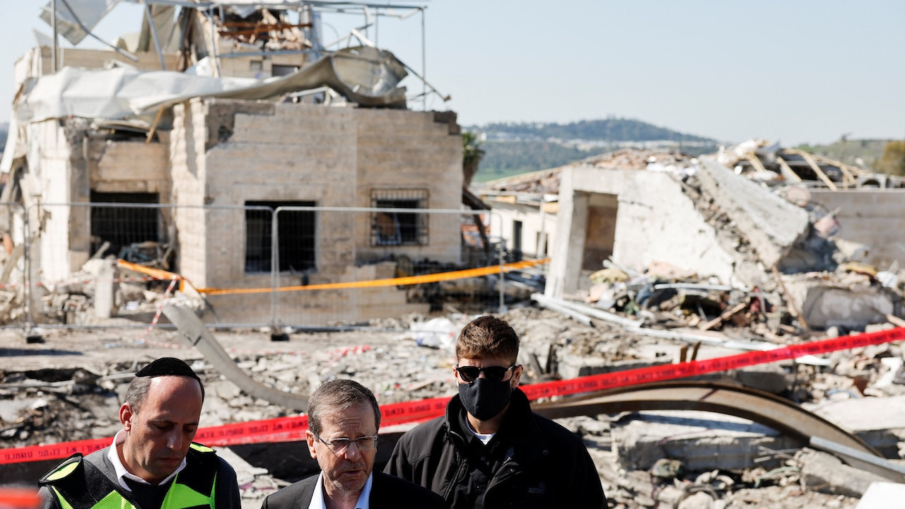 İran Devrim Muhafızları: İsrail'i Hayber Şiken ile vurduk