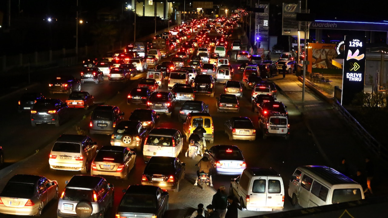 İsrail tehdit etti, halk evlerini terk etti: Yoğun göç başladı